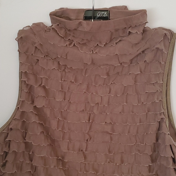 Sleeveless knit top - Picture 2 of 3